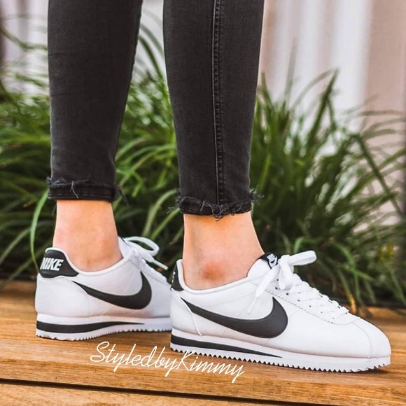 Nike Cortez Sneakers Shoes Black White New - Picture 9 of 10